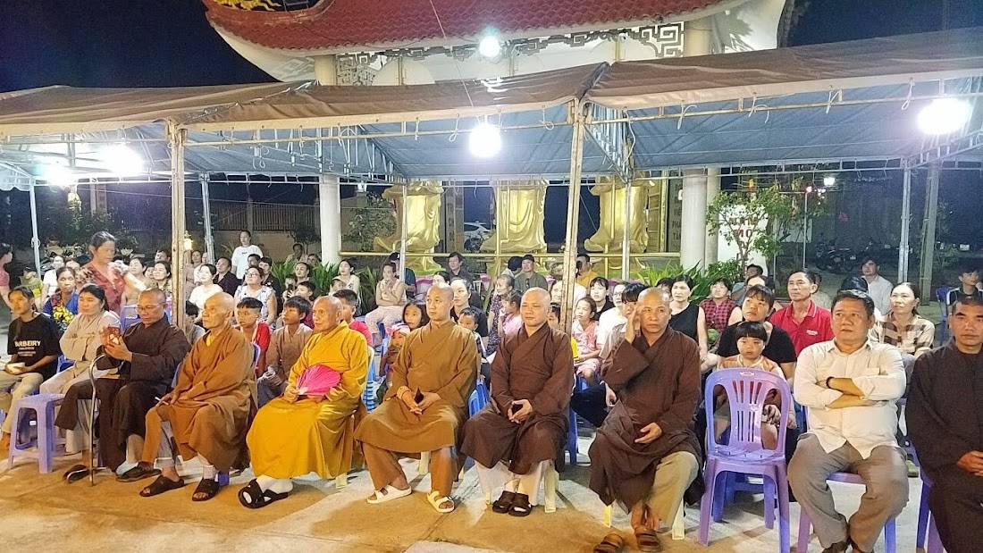 Lễ Huý Kỵ Tâm Linh Tại Chùa Diên Thọ: NSSK Phượng Nga Gợi Lên Vẻ Đẹp của Nghệ Thuật và Đời Sống