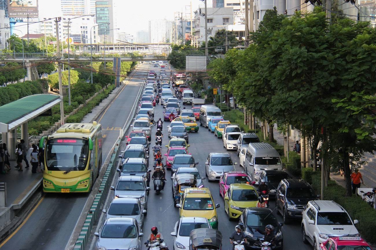Thái Lan tiến hành nâng cấp, thay thế đoàn phương tiện vận hành trên tuyến buýt nhanh BRT, đồng thời kéo dài lộ trình tuyến BRT nhằm tăng cường kết nối giữa các loại hình giao thông công cộng. Thái Lan tiến hành nâng cấp, thay thế đoàn phương tiện vận hành trên tuyến buýt nhanh BRT, đồng thời kéo dài lộ trình tuyến BRT nhằm tăng cường kết nối giữa các loại hình giao thông công cộng.