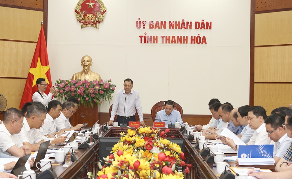Sốt ruột tiến độ đường dây đưa điện từ Lào về miền Bắc- Ảnh 1. Sốt ruột tiến độ đường dây đưa điện từ Lào về miền Bắc- Ảnh 1.
