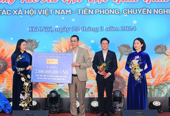T&T Group tiếp tục ủng hộ 2 tỷ đồng hỗ trợ trẻ em nghèo- Ảnh 1. T&T Group tiếp tục ủng hộ 2 tỷ đồng hỗ trợ trẻ em nghèo- Ảnh 1.
