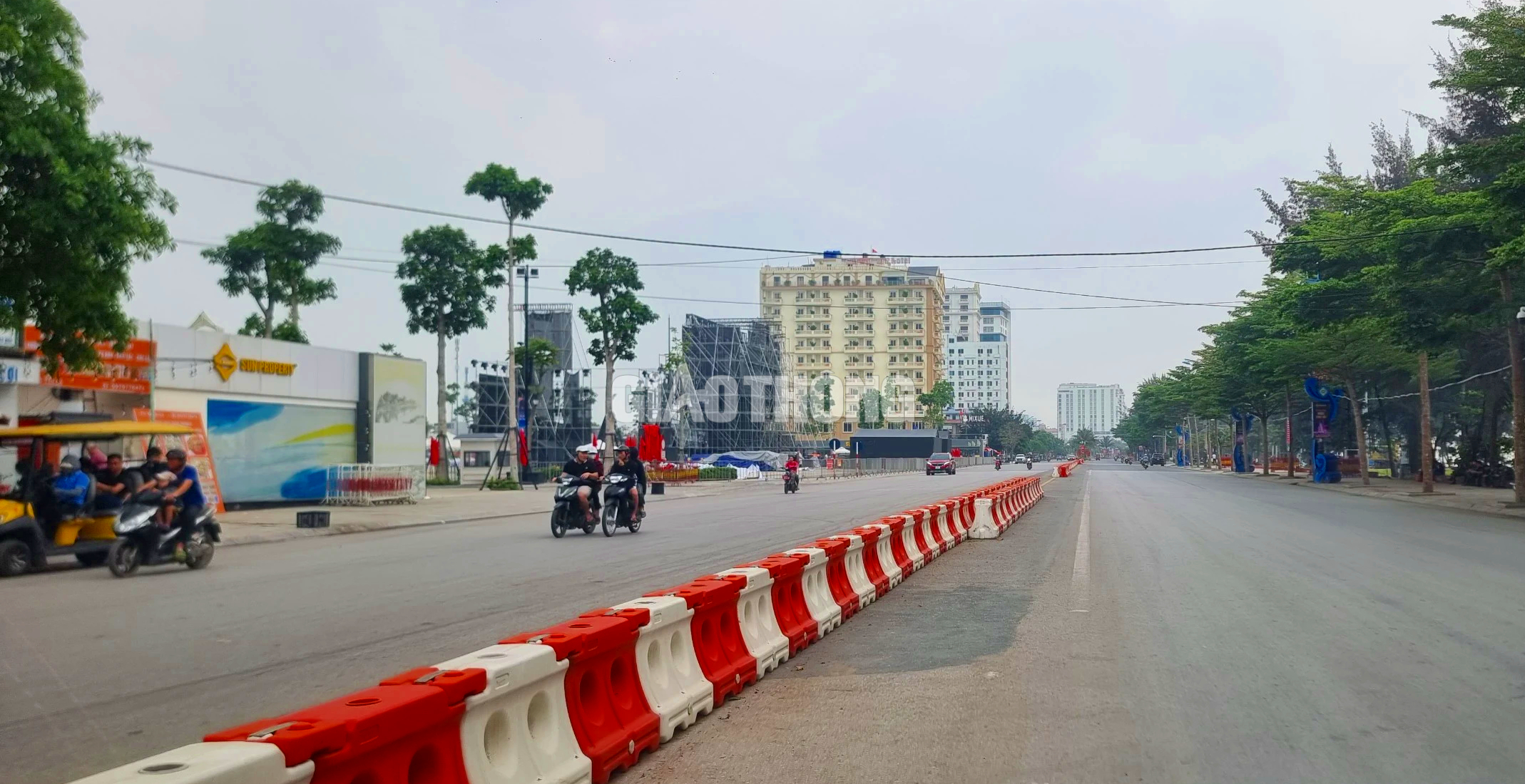 Những tuyến đường nào bị cấm trong ngày khai hội biển Sầm Sơn?- Ảnh 1. Những tuyến đường nào bị cấm trong ngày khai hội biển Sầm Sơn?- Ảnh 1.