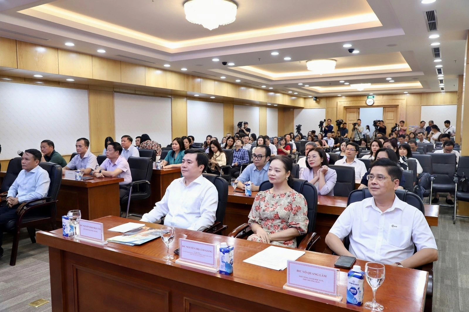 Giải báo chí về tiết kiệm điện năm 2024 có gì đặc biệt?- Ảnh 1. Giải báo chí về tiết kiệm điện năm 2024 có gì đặc biệt?- Ảnh 1.