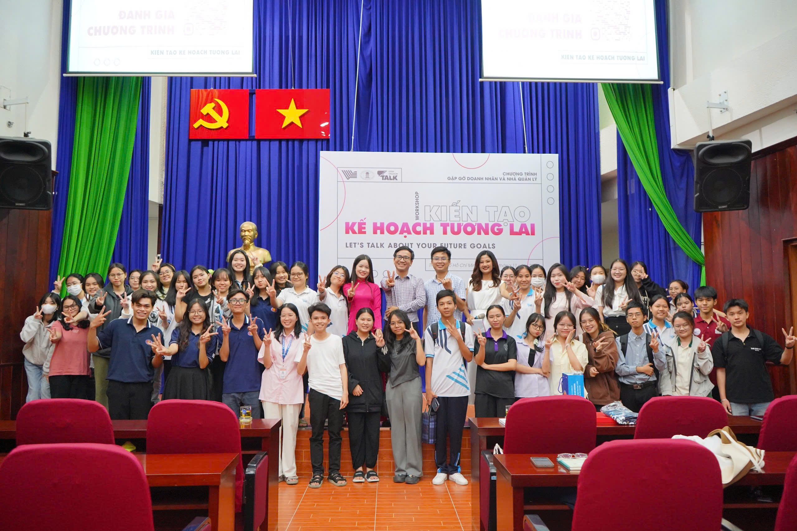 Nữ doanh nhân TP.HCM tiêu biểu 2024 trẻ nhất nhiệm kỳ, Kol giáo dục nổi tiếng trở về trường