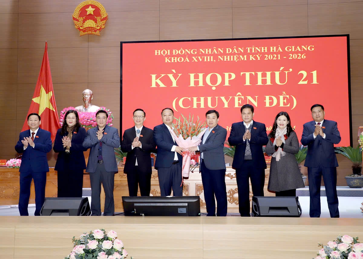 Giám đốc công an tỉnh làm chủ tịch Hà Giang- Ảnh 1. Giám đốc công an tỉnh làm chủ tịch Hà Giang- Ảnh 1.