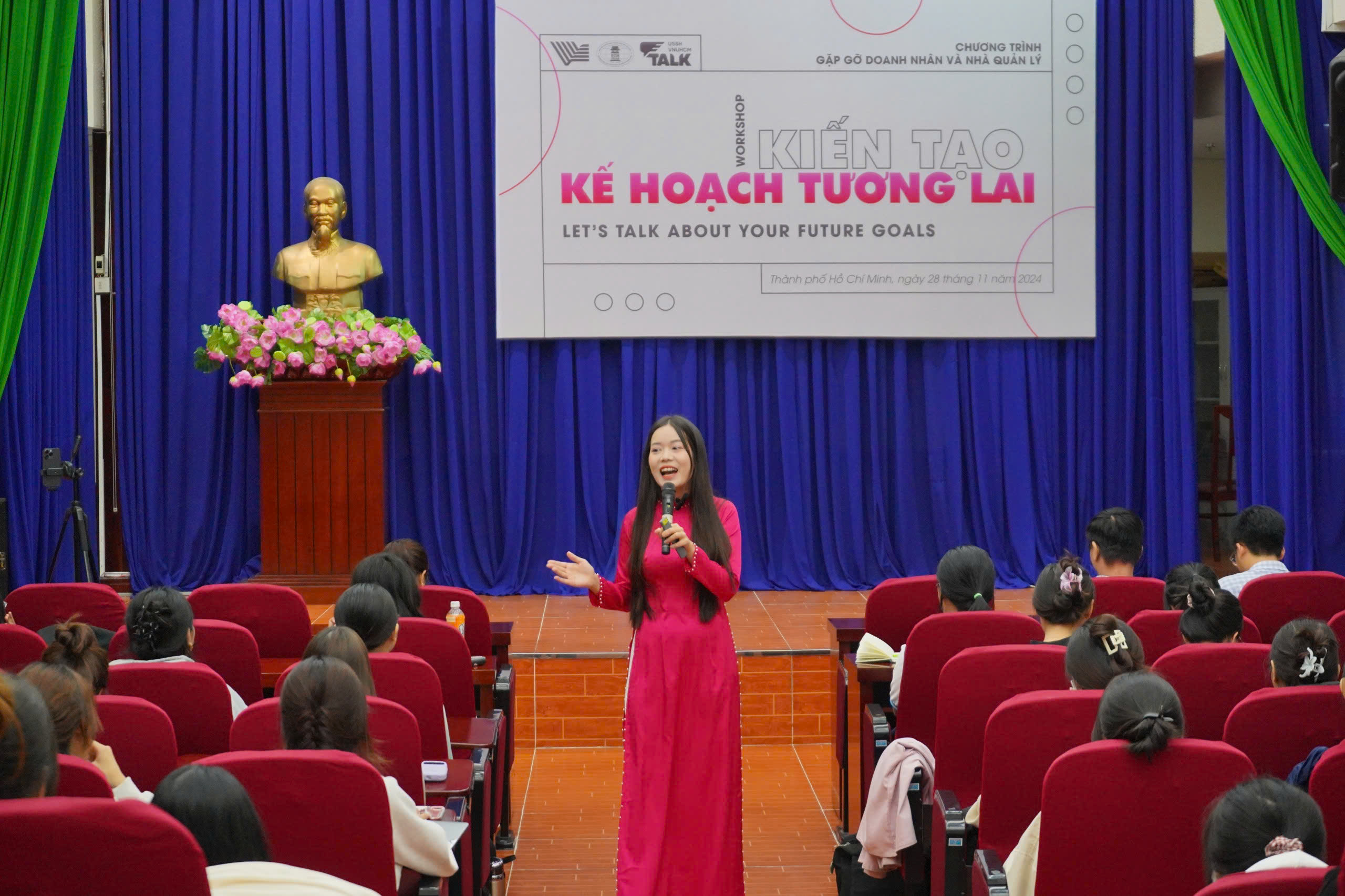 Nữ doanh nhân TP.HCM tiêu biểu 2024 trẻ nhất nhiệm kỳ, Kol giáo dục nổi tiếng trở về trường