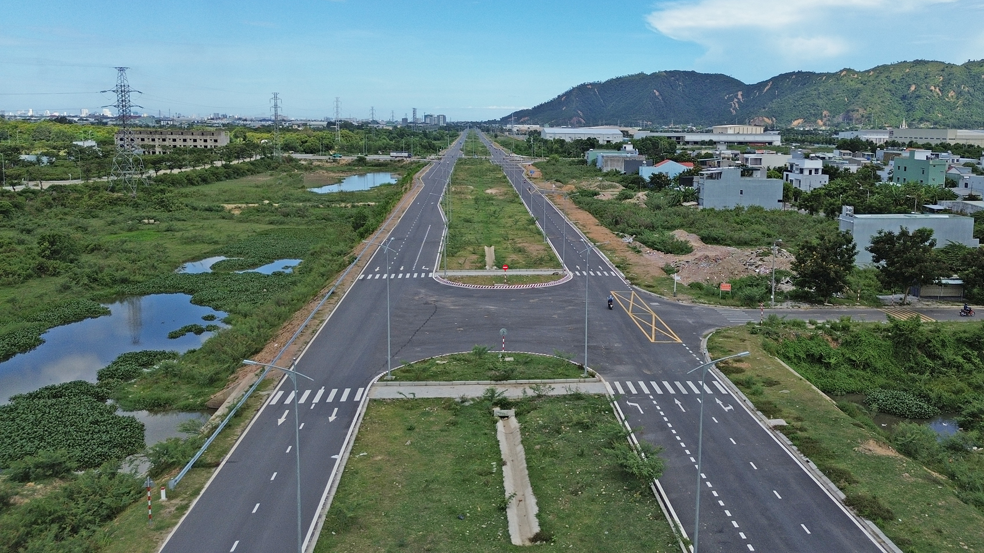 Đà Nẵng: Bất động sản chuyển hướng từ biển… lên núi- Ảnh 1. Đà Nẵng: Bất động sản chuyển hướng từ biển… lên núi- Ảnh 1.