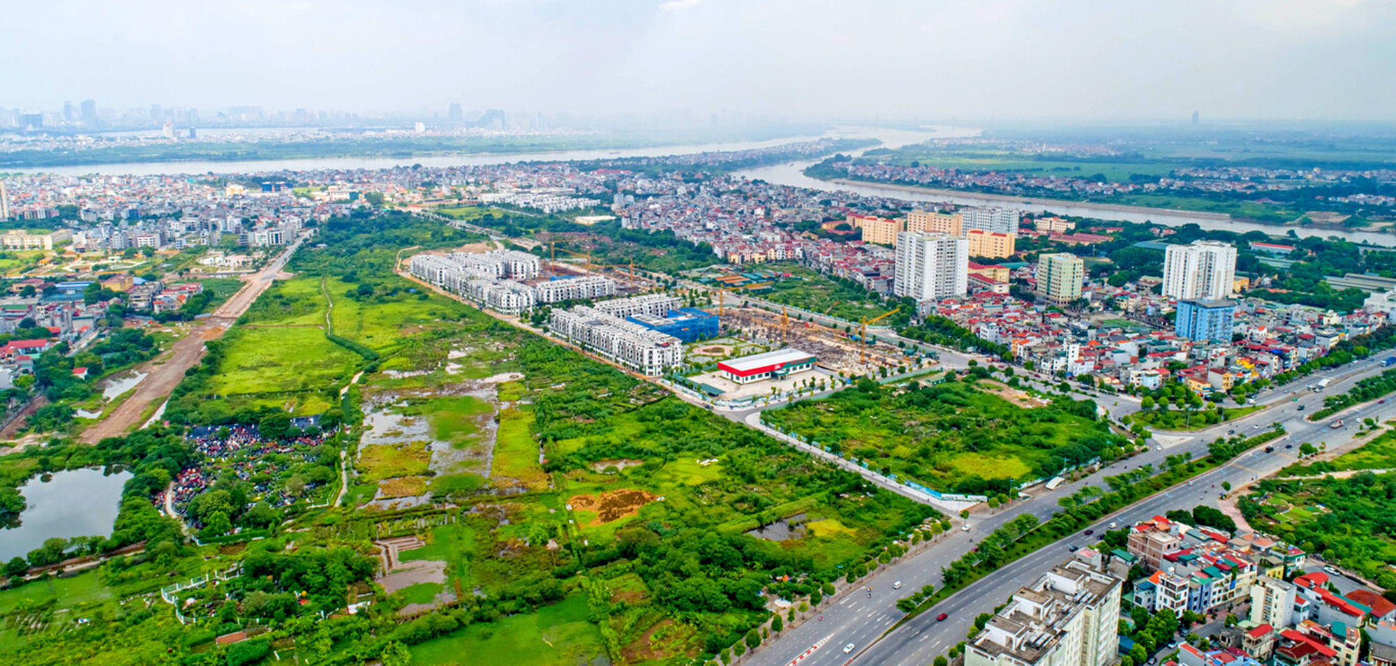 Hà Nội: Đất ven sông Hồng lập đỉnh dù chưa xây 3 cầu vượt- Ảnh 1. Hà Nội: Đất ven sông Hồng lập đỉnh dù chưa xây 3 cầu vượt- Ảnh 1.