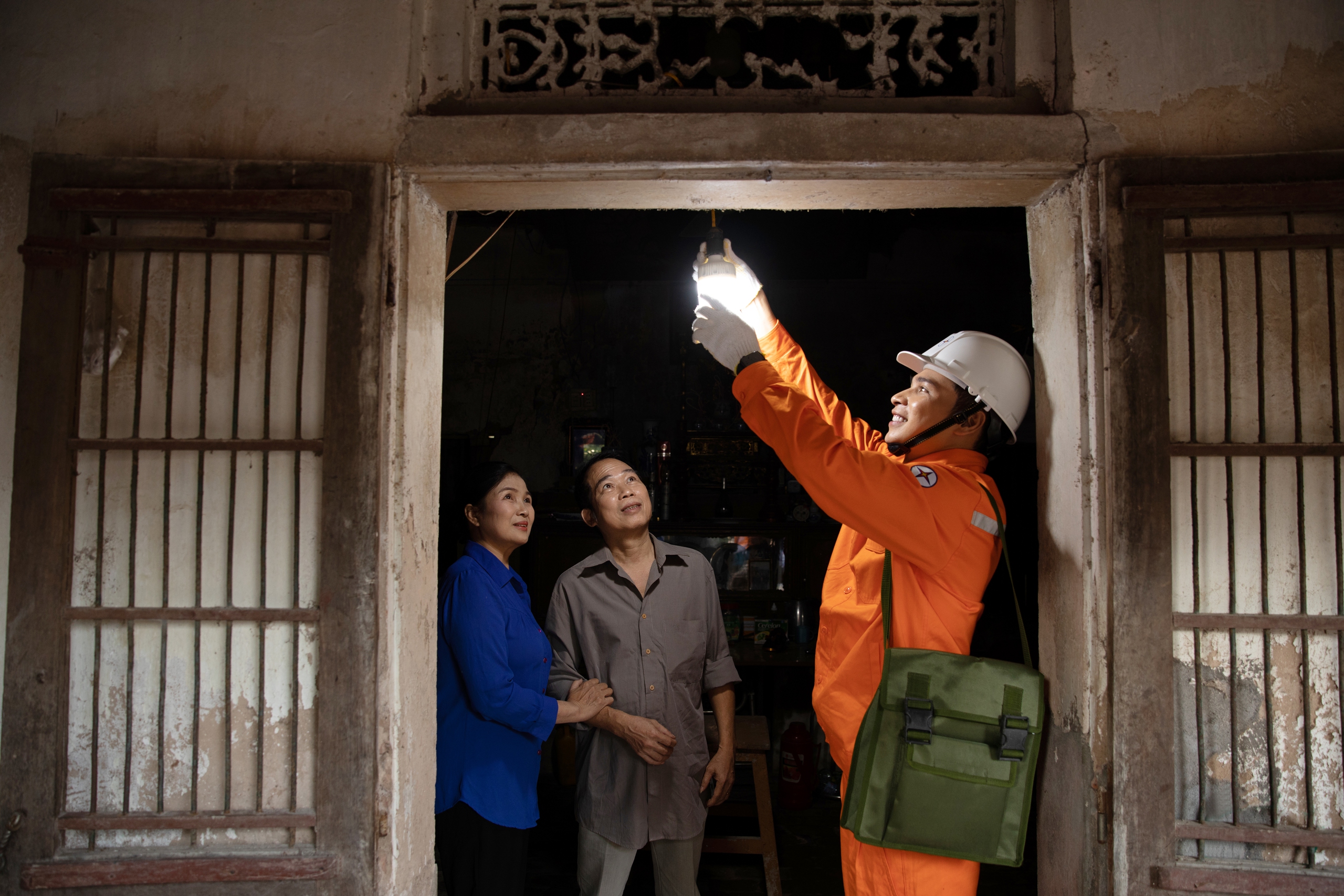 Nhiều hoạt động ý nghĩa trong chương trình "Tri ân khách hàng" năm 2024 của EVNHANOI- Ảnh 1. Nhiều hoạt động ý nghĩa trong chương trình "Tri ân khách hàng" năm 2024 của EVNHANOI- Ảnh 1.