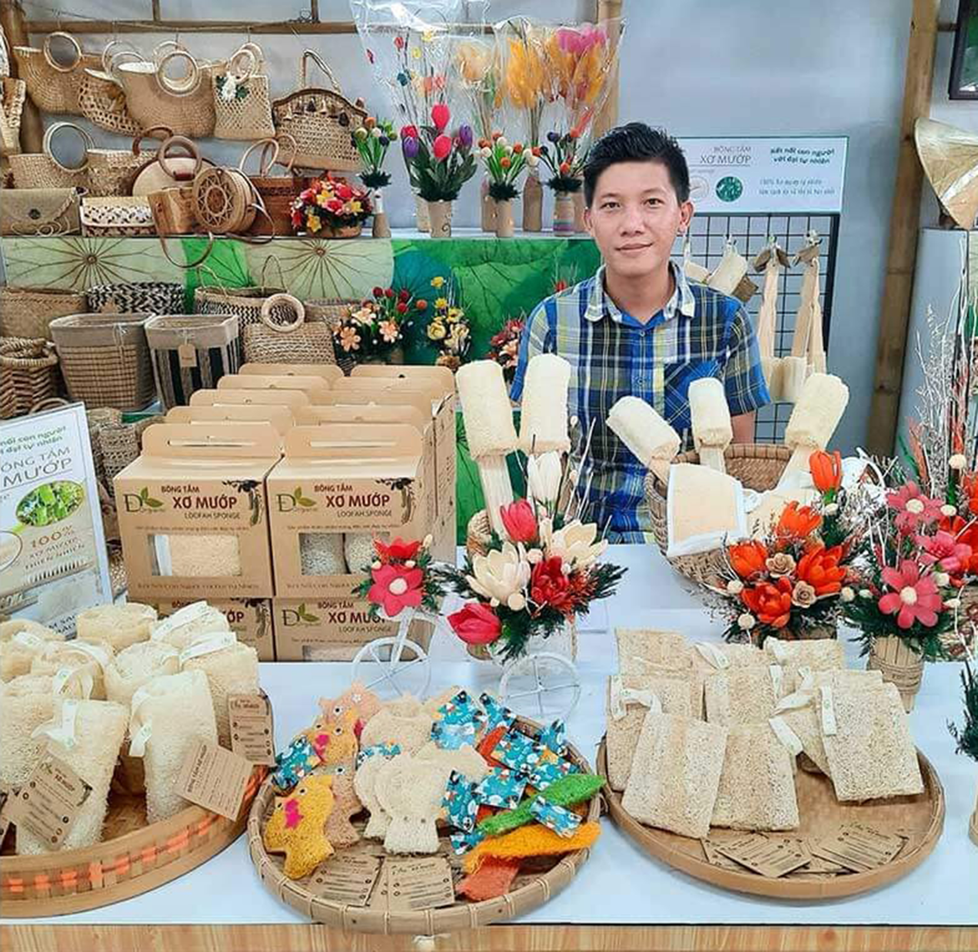 Kiếm tiền tỷ từ xơ mướp - Ảnh 1. Kiếm tiền tỷ từ xơ mướp - Ảnh 1.