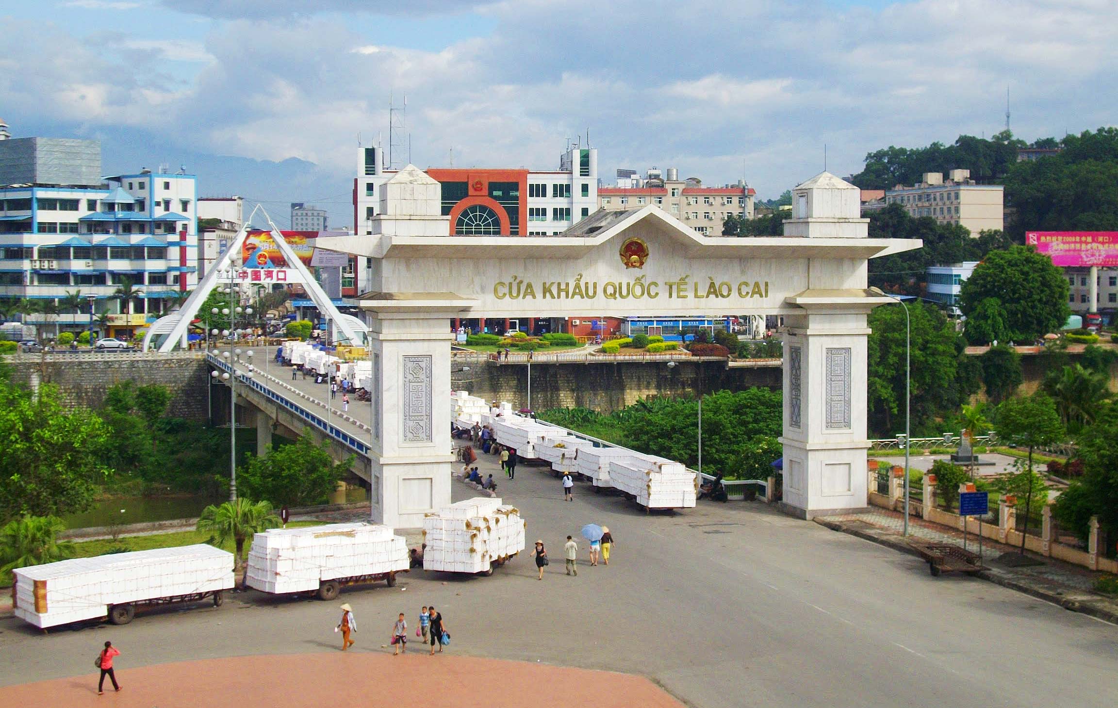 Lộ trình đưa Lào Cai trở thành đầu mối kết nối giao thông, kinh tế với ASEAN, Trung Quốc- Ảnh 1. Lộ trình đưa Lào Cai trở thành đầu mối kết nối giao thông, kinh tế với ASEAN, Trung Quốc- Ảnh 1.