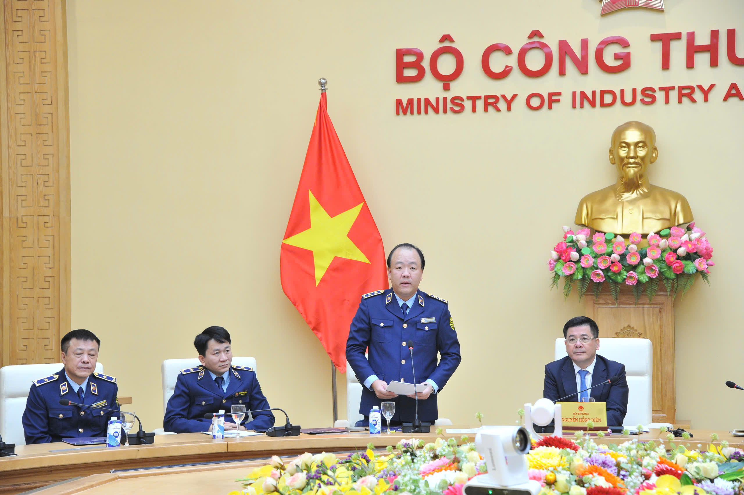 Vi phạm trong hoạt động thương mại diễn biến phức tạp hơn- Ảnh 1. Vi phạm trong hoạt động thương mại diễn biến phức tạp hơn- Ảnh 1.
