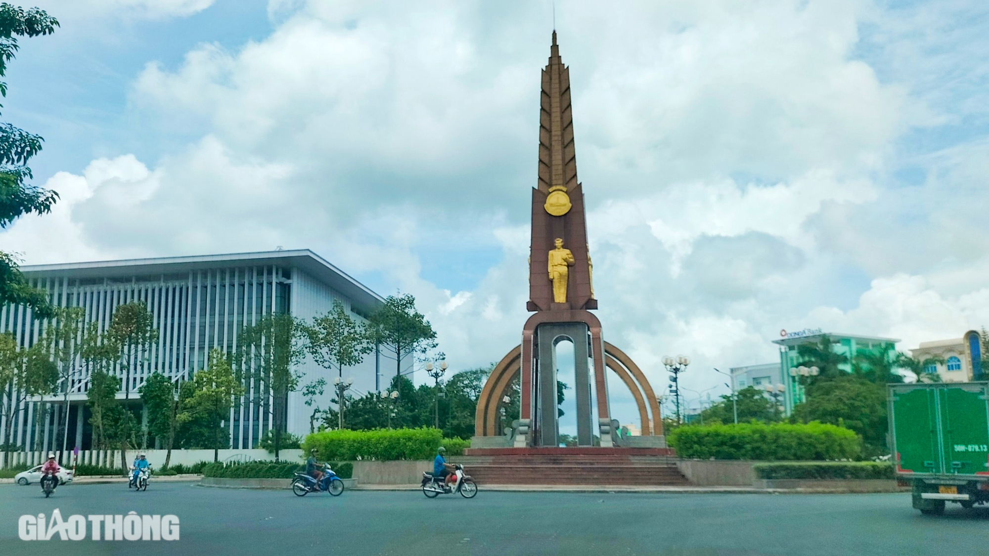 Cà Mau rà soát toàn bộ tài sản công, trụ sở làm việc không sử dụng- Ảnh 1. Cà Mau rà soát toàn bộ tài sản công, trụ sở làm việc không sử dụng- Ảnh 1.