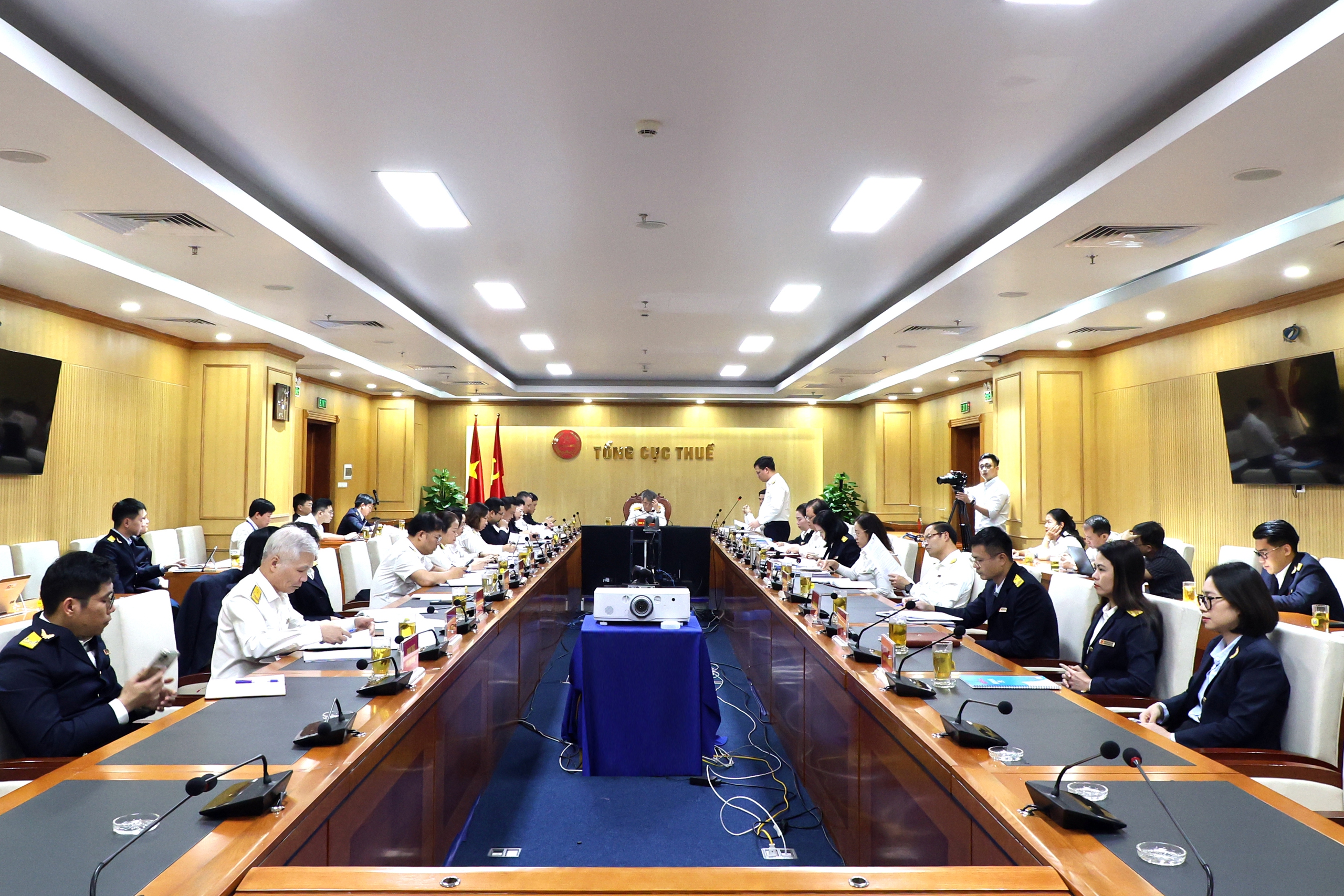 Thuế thu nhập cá nhân 11 tháng cao hơn dự toán cả năm 2025- Ảnh 1. Thuế thu nhập cá nhân 11 tháng cao hơn dự toán cả năm 2025- Ảnh 1.