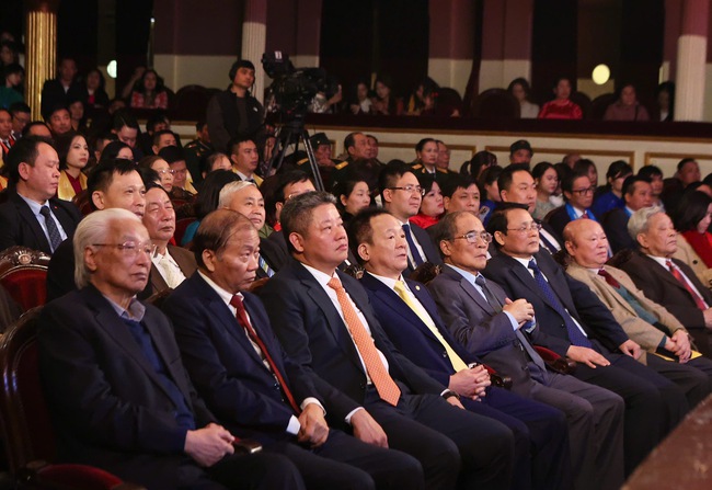 Hà Nội có gần 32.000 doanh nghiệp thành lập mới trong năm 2024 - Ảnh 1. Hà Nội có gần 32.000 doanh nghiệp thành lập mới trong năm 2024 - Ảnh 1.