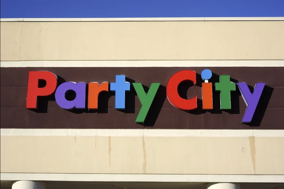 Chuỗi bán lẻ Party City nộp đơn xin phá sản, cạnh tranh ngày càng khốc liệt ở Mỹ- Ảnh 1. Chuỗi bán lẻ Party City nộp đơn xin phá sản, cạnh tranh ngày càng khốc liệt ở Mỹ- Ảnh 1.