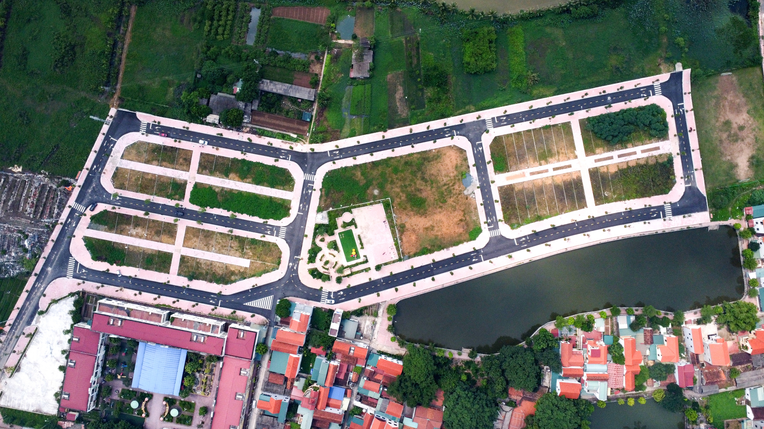 Hà Nội điều chỉnh bảng giá đất, áp dụng đến hết năm 2025- Ảnh 1. Hà Nội điều chỉnh bảng giá đất, áp dụng đến hết năm 2025- Ảnh 1.