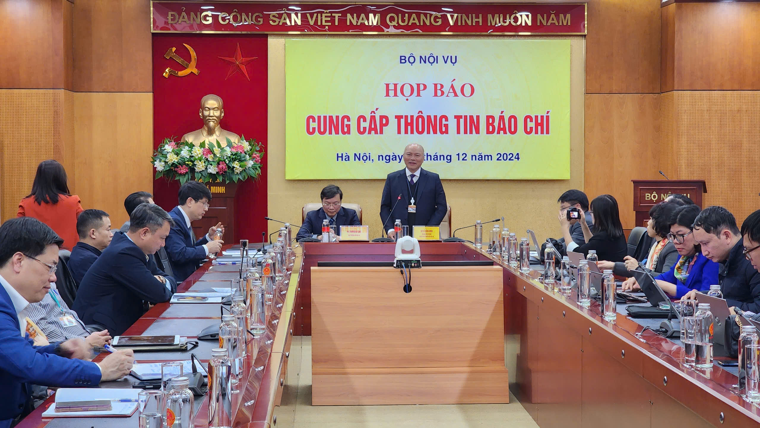 Chốt chính sách với cán bộ, công chức thôi việc, nghỉ hưu sau tinh gọn bộ máy- Ảnh 1. Chốt chính sách với cán bộ, công chức thôi việc, nghỉ hưu sau tinh gọn bộ máy- Ảnh 1.