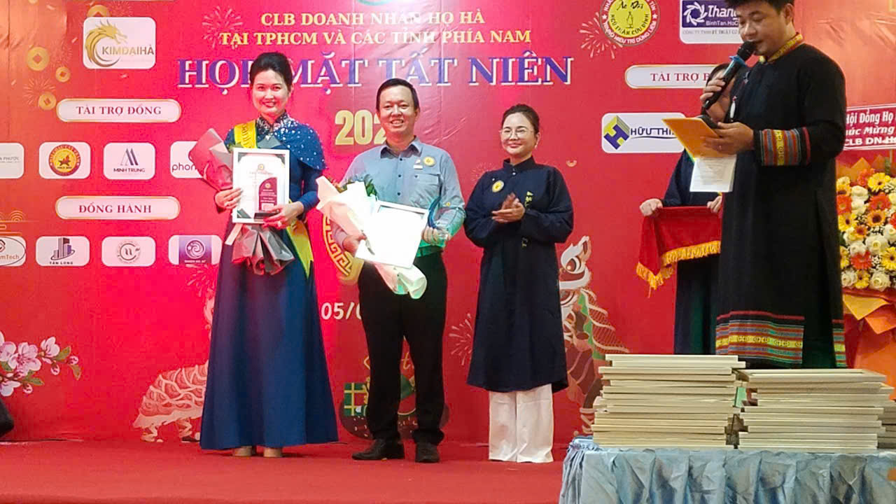 Giao lưu – Kết nối – Lan tỏa yêu thương: Ra mắt CLB Doanh nhân họ Hà nhân dịp Tất niên