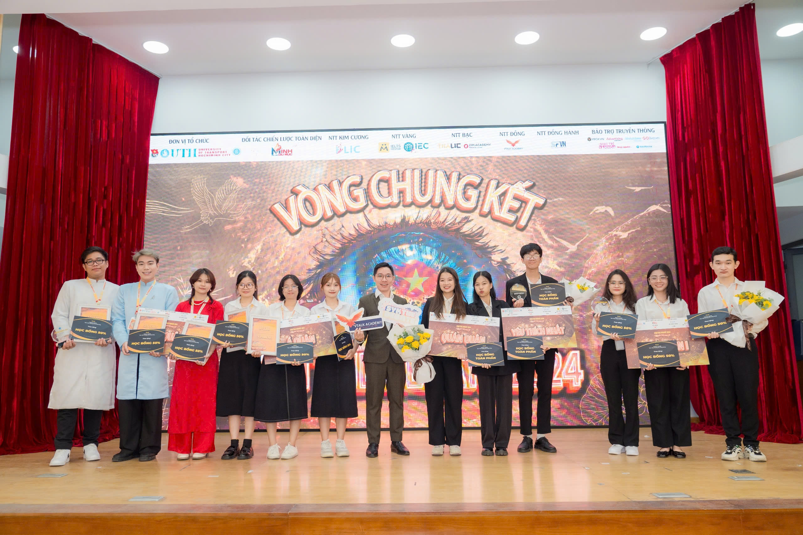 Giảng viên VTALK đồng hành cùng SYM The Debate 2024 Tại Trường Đại Học Giao Thông Vận Tải