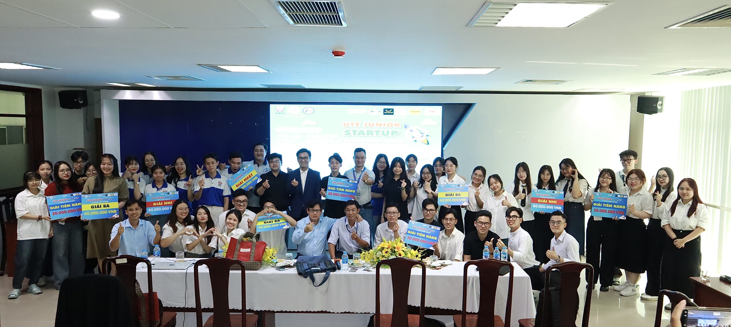 Học viện Kỹ năng VTALK đồng hành cùng Đại học Sư phạm Kỹ thuật TP.HCM trong cuộc thi “Ý tưởng khởi nghiệp – UTE JUNIOR STARTUP 2024”