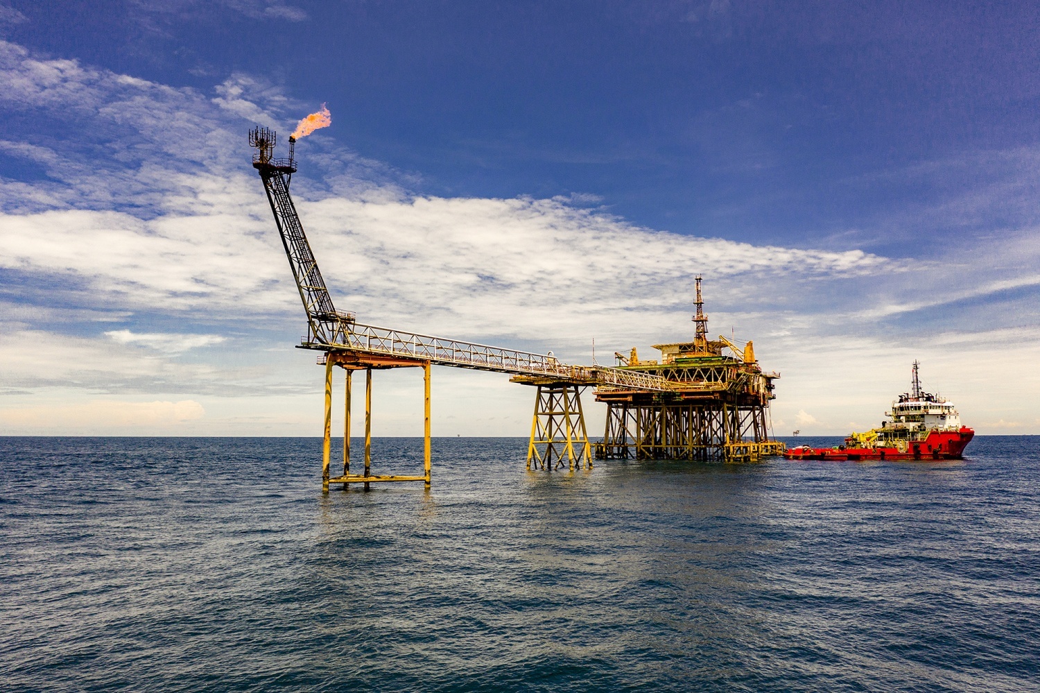 Petrovietnam vượt qua khủng hoảng và tăng trưởng ngoạn mục- Ảnh 1. Petrovietnam vượt qua khủng hoảng và tăng trưởng ngoạn mục- Ảnh 1.
