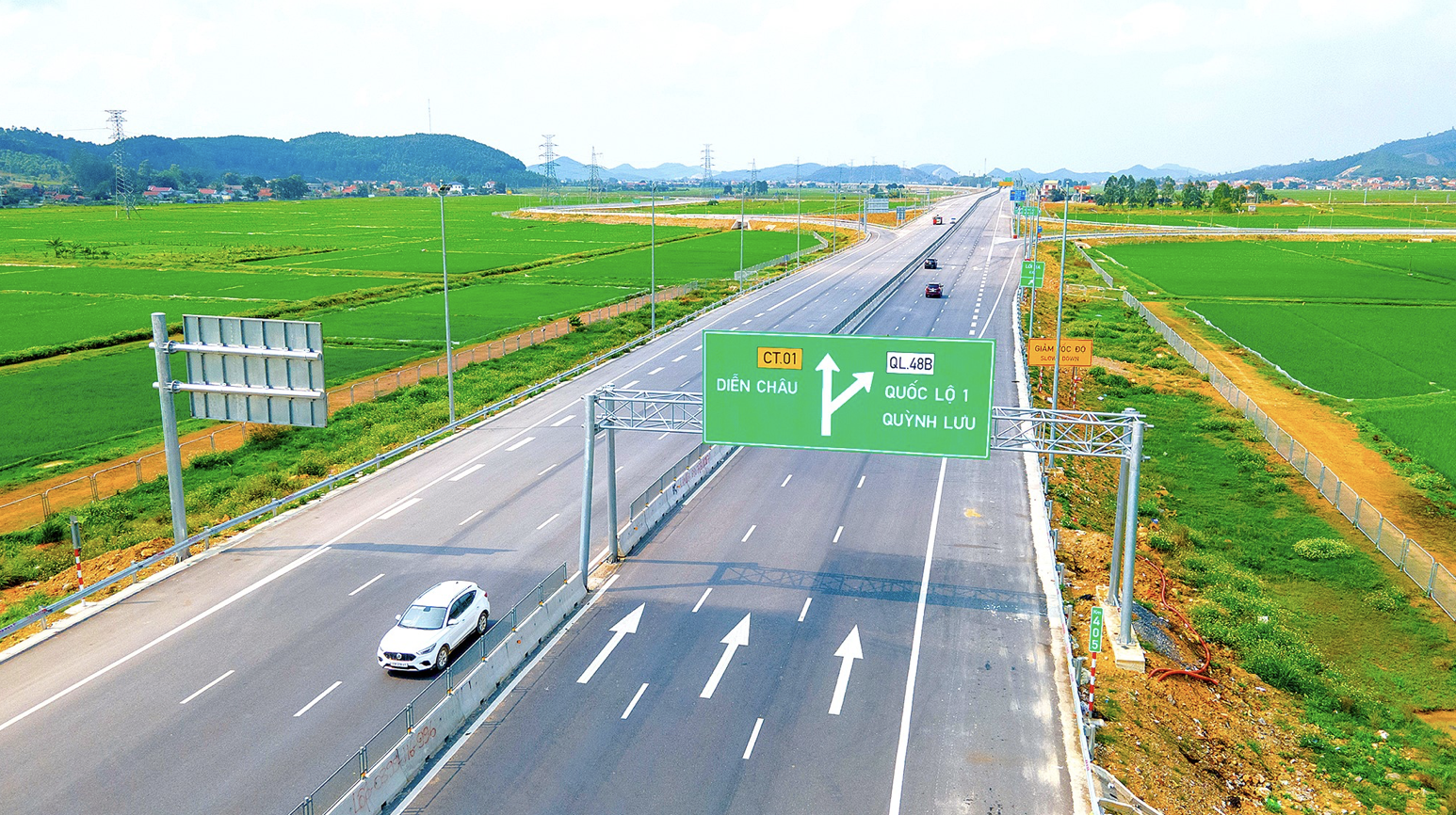 Bổ sung thêm 2 tuyến cao tốc vào quy hoạch mạng lưới đường bộ- Ảnh 1. Bổ sung thêm 2 tuyến cao tốc vào quy hoạch mạng lưới đường bộ- Ảnh 1.