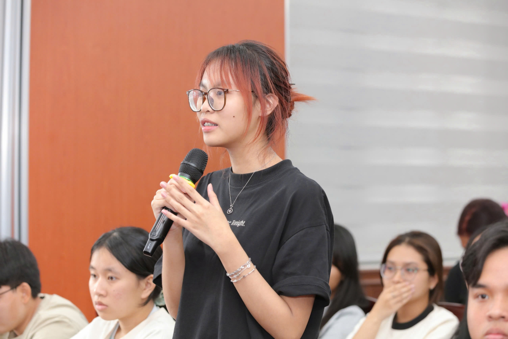 Tọa Đàm “Doanh Nhân Và Câu Chuyện Khởi Nghiệp” – Bệ Phóng Cho Sinh Viên Trường Đại Học Khoa Học Xã hội Và Nhân Văn