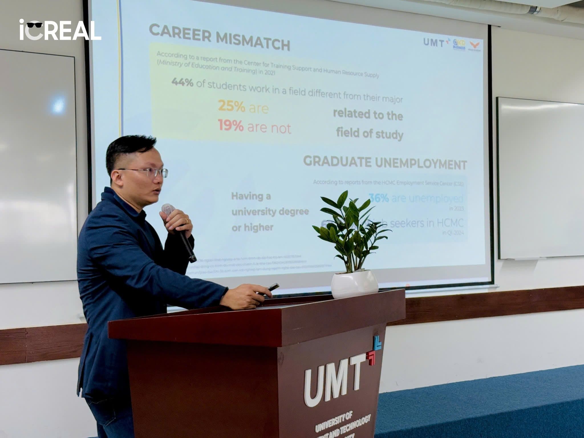 Học viện Kỹ năng VTALK Và OKR.BUSINESS Đồng Hành Cùng Trường Đại Học Quản Lý & Công Nghệ TP.HCM – Hội Thảo Hành Trình Phát Triển Sự Nghiệp